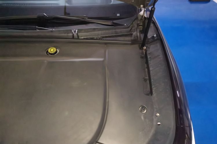 Used VOYAH Lantu Chiguang L 2026 Four-Wheel-Drive Ultra Engine Bay Left