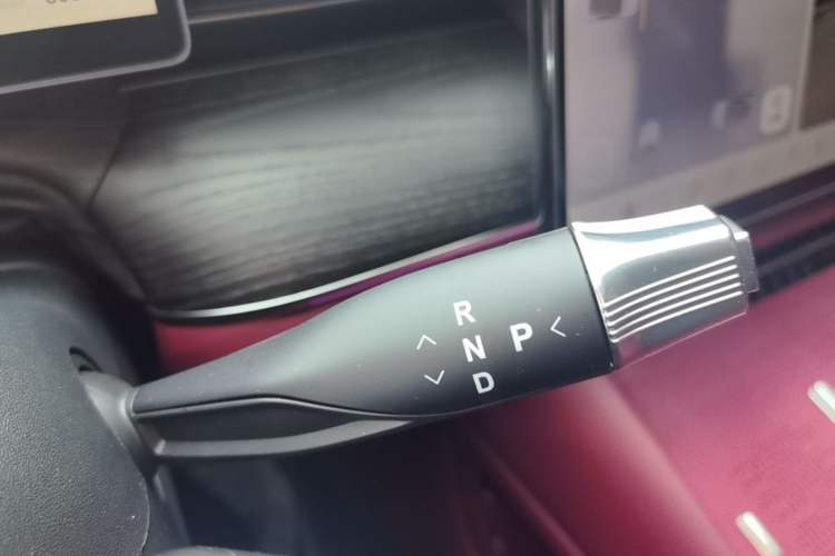 Used VOYAH Lantu Chiguang L 2026 Four-Wheel-Drive Ultra Gear Lever