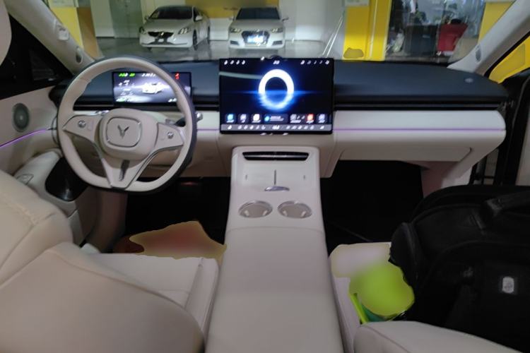 Used VOYAH Lantu Chiguang L 2026 Four-Wheel-Drive Max Center Console