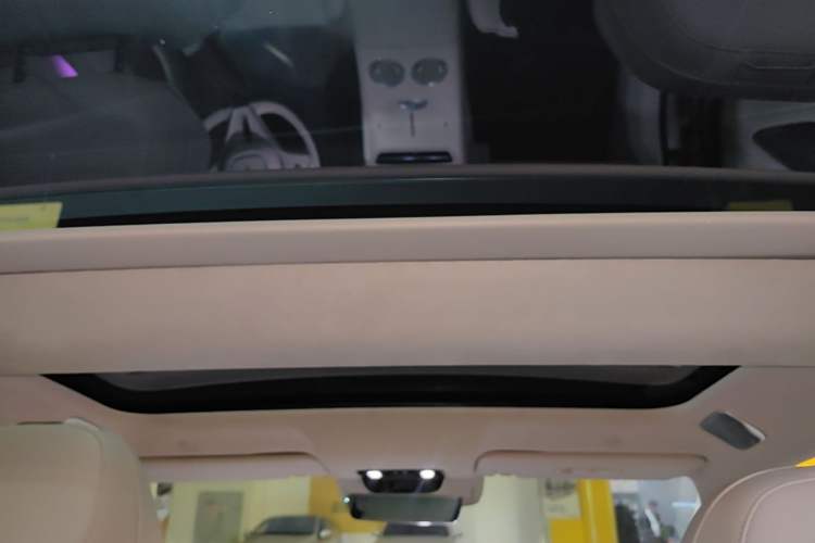 Used VOYAH Lantu Chiguang L 2026 Four-Wheel-Drive Max Headliner