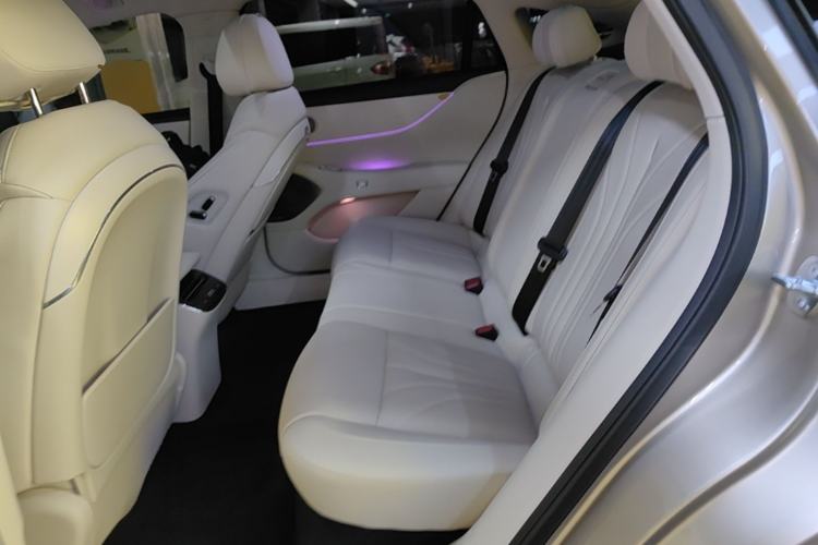 Used VOYAH Lantu Chiguang L 2026 Four-Wheel-Drive Max Left Rear Seat