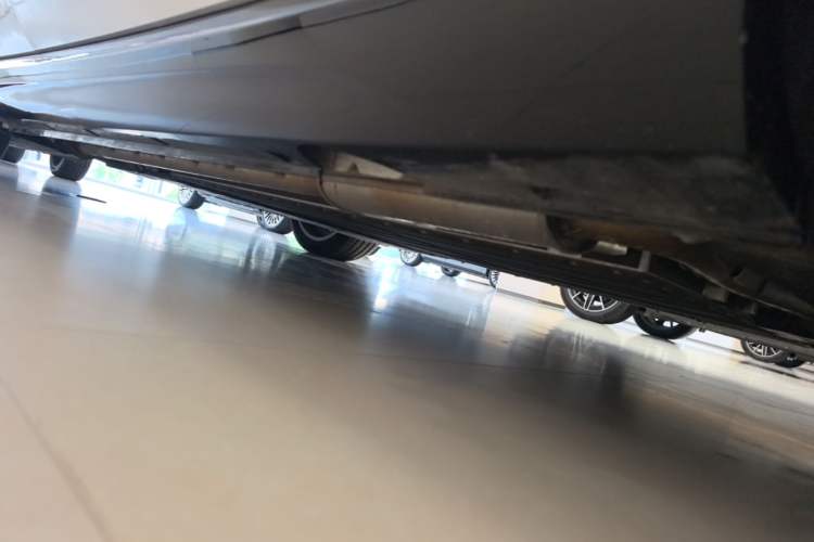 Used VOYAH Lantu Chiguang L 2026 Four-Wheel-Drive Ultra Chassis Front Right