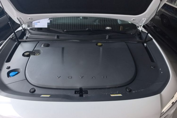 Used VOYAH Lantu Chiguang L 2026 Four-Wheel-Drive Ultra Engine Bay