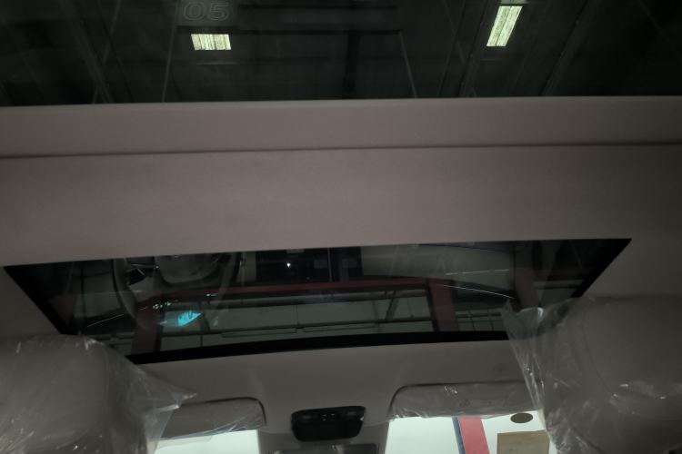 Used VOYAH Lantu Chiguang L 2026 Four-Wheel-Drive Ultra Headliner