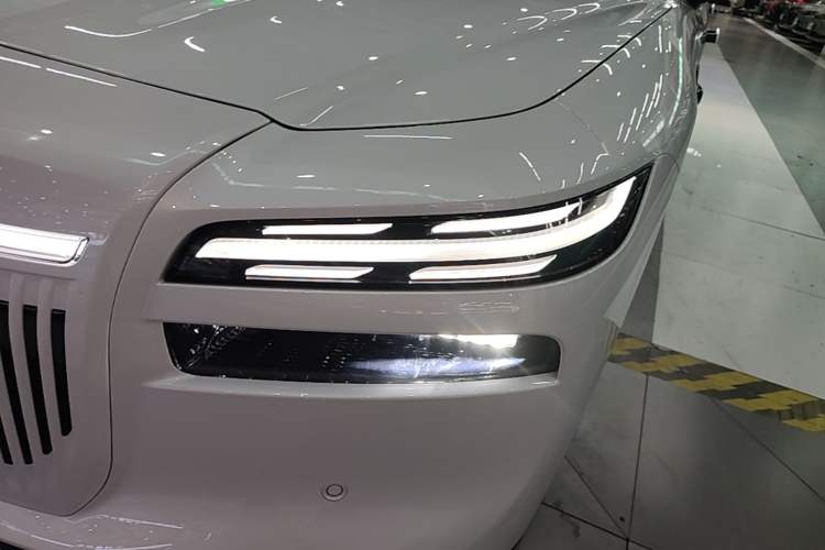 Used VOYAH Lantu Chiguang L 2026 Four-Wheel-Drive Ultra Left Front Headlight