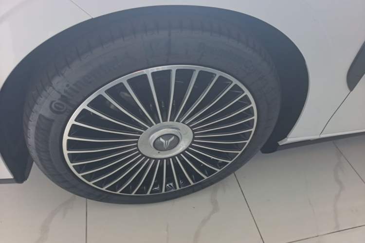 Used VOYAH Lantu Chiguang L 2026 Four-Wheel-Drive Ultra Left Front Wheel Hub