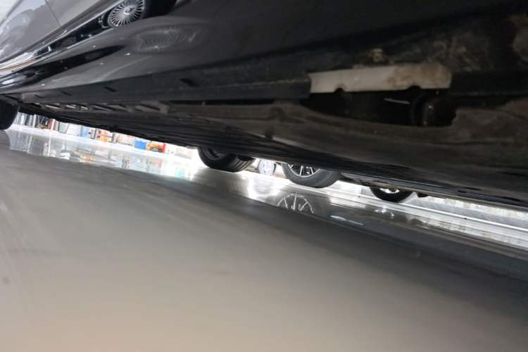 Used VOYAH Lantu Chiguang L 2026 Four-Wheel-Drive Ultra Left Side Sill