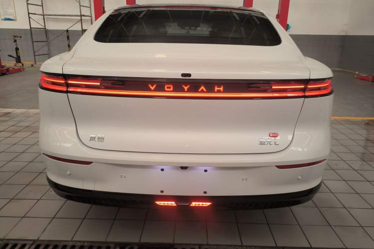 Used VOYAH Lantu Chiguang L 2026 Four-Wheel-Drive Ultra Rear