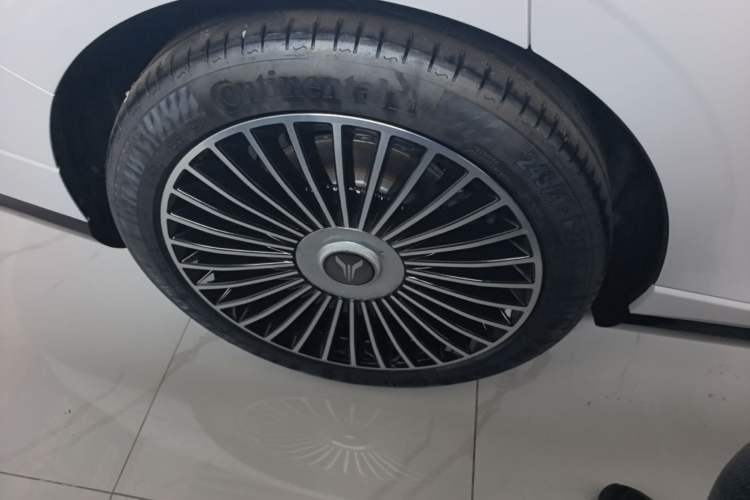 Used VOYAH Lantu Chiguang L 2026 Four-Wheel-Drive Ultra Right Rear Wheel Hub