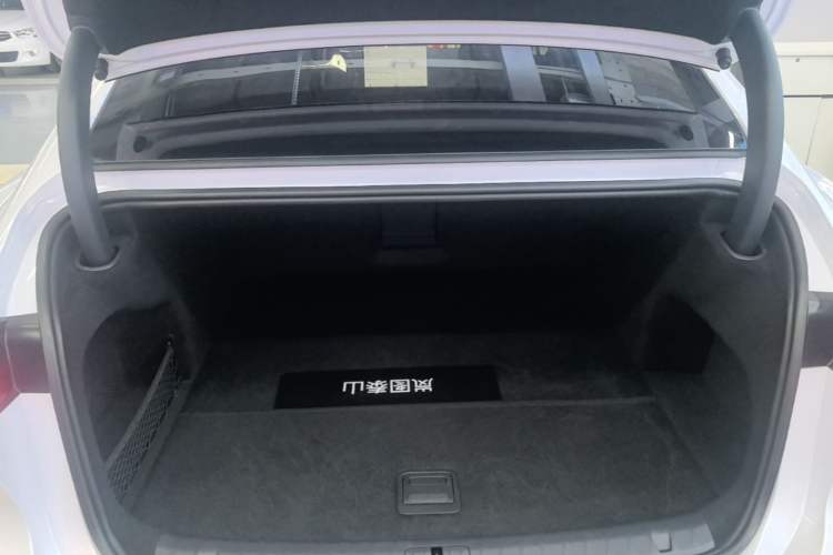 Used VOYAH Lantu Chiguang L 2026 Four-Wheel-Drive Ultra Trunk