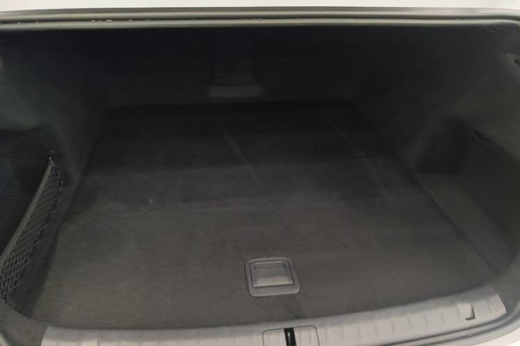Used VOYAH Lantu Chiguang L 2026 Four-Wheel-Drive Ultra Trunk