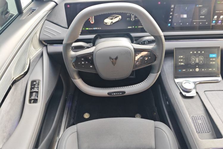 Used VOYAH PASSION 2024 PHEV Four-Wheel Drive Ultra-Long Range Executive Edition Steering Wheel