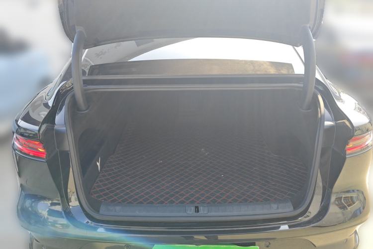 Used VOYAH PASSION 2024 PHEV Four-Wheel Drive Ultra-Long Range Executive Edition Trunk