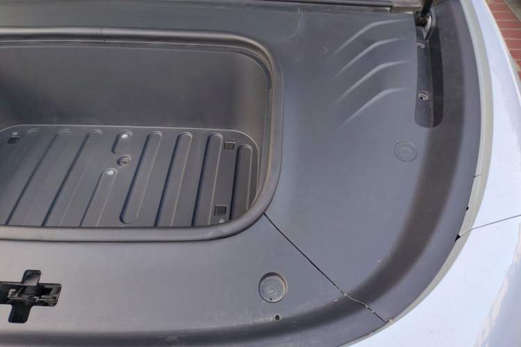 Used VOYAH PASSION 2023 Four-Wheel Drive Flagship Edition Engine Bay Left