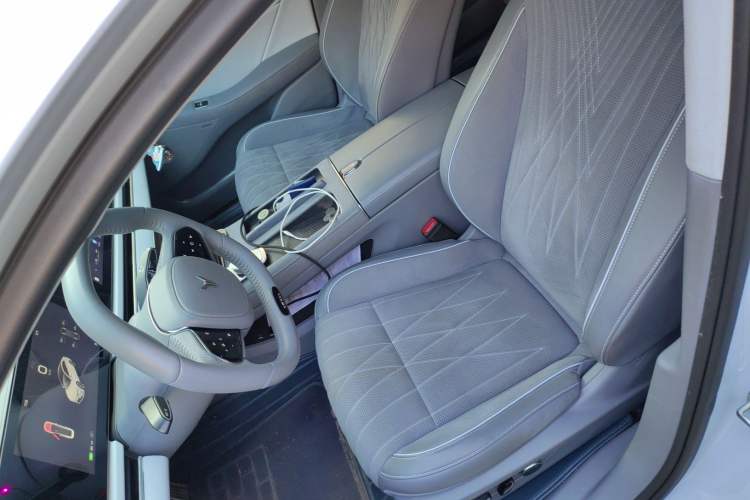 Used VOYAH PASSION 2023 Four-Wheel Drive Flagship Edition Left Front Seat