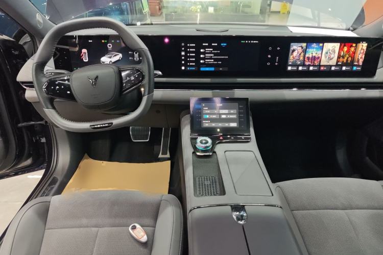 Used VOYAH PASSION 2024 PHEV Four-Wheel Drive Ultra-Long Range Flagship Model Center Console