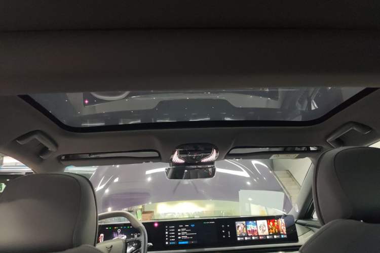 Used VOYAH PASSION 2024 PHEV Four-Wheel Drive Ultra-Long Range Flagship Model Headliner
