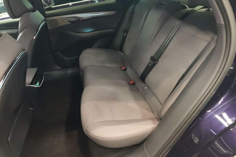 Used VOYAH PASSION 2024 PHEV Four-Wheel Drive Ultra-Long Range Flagship Model Left Rear Seat