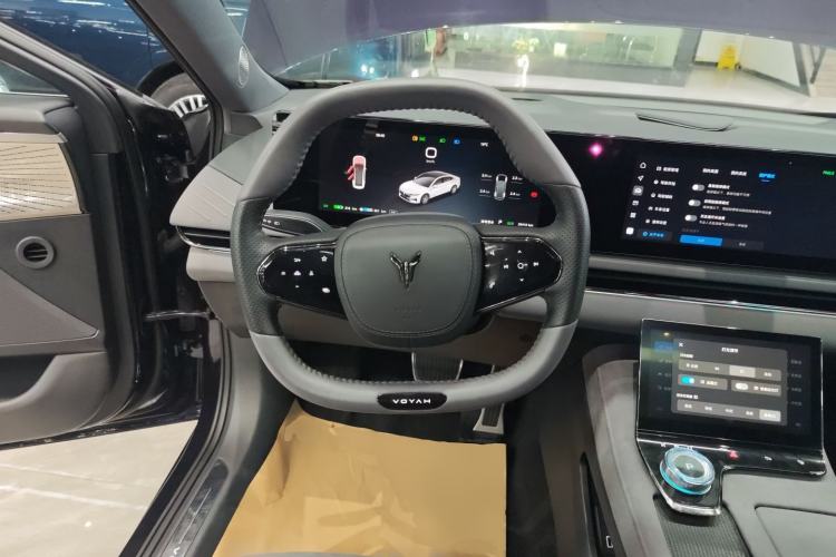 Used VOYAH PASSION 2024 PHEV Four-Wheel Drive Ultra-Long Range Flagship Model Steering Wheel