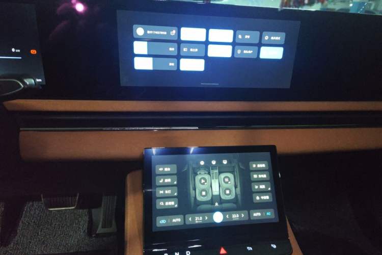 Used VOYAH PASSION 2023 Four-Wheel Drive Flagship Edition Audio And AC Panel