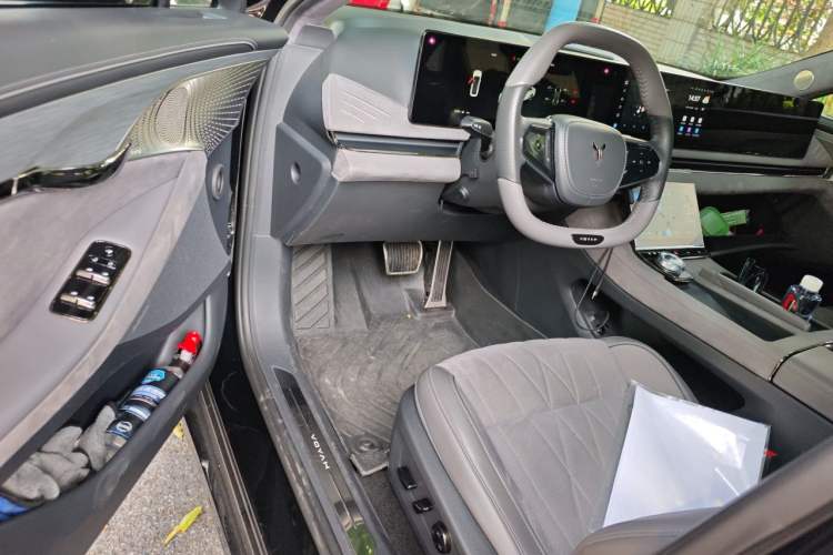 Used VOYAH PASSION 2023 Four-Wheel Drive Flagship Edition Driver Seat