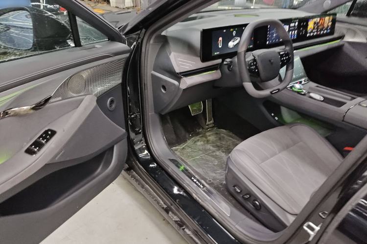 Used VOYAH PASSION 2023 Four-Wheel Drive Long-Range Version Driver Seat