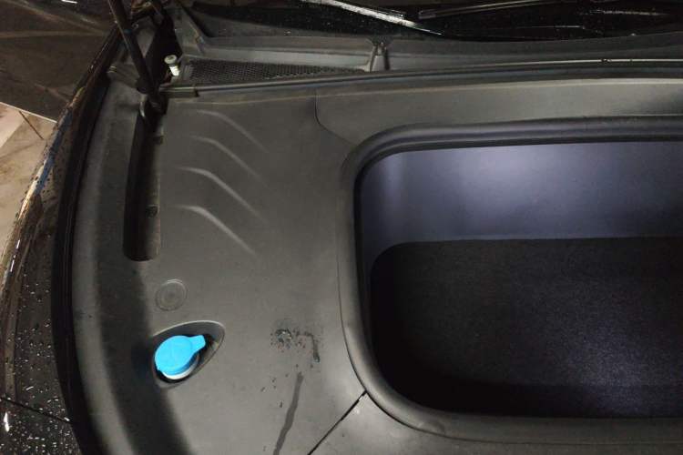 Used VOYAH PASSION 2023 Four-Wheel Drive Flagship Edition Engine Bay Right