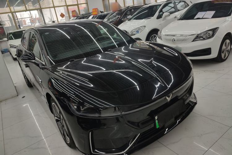 Used VOYAH PASSION 2023 Four-Wheel Drive Flagship Edition Front Right 45 Deg