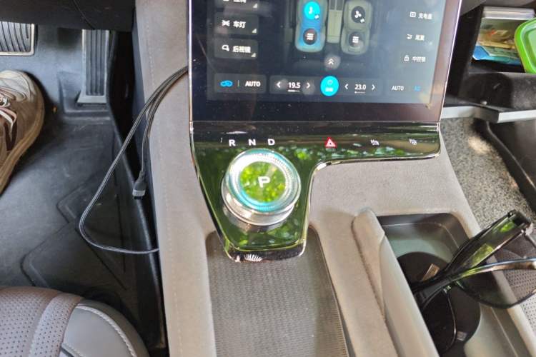Used VOYAH PASSION 2023 Four-Wheel Drive Flagship Edition Gear Lever