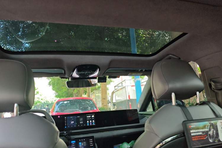 Used VOYAH PASSION 2023 Four-Wheel Drive Flagship Edition Headliner