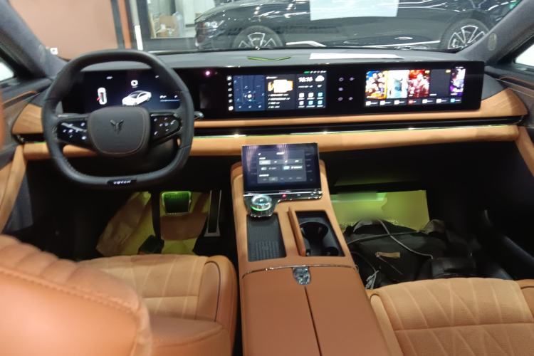 Used VOYAH PASSION 2023 Four-Wheel Drive Flagship Edition Interior 2