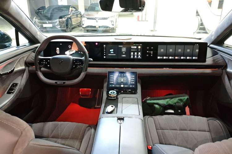 Used VOYAH PASSION 2023 Four-Wheel Drive Long-Range Version Interior 2