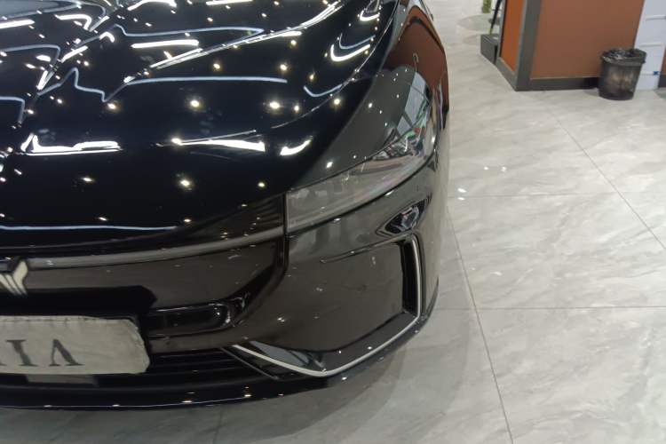 Used VOYAH PASSION 2023 Four-Wheel Drive Flagship Edition Left Front Headlight