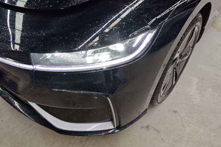 Used VOYAH PASSION 2023 Four-Wheel Drive Long-Range Version Left Front Headlight