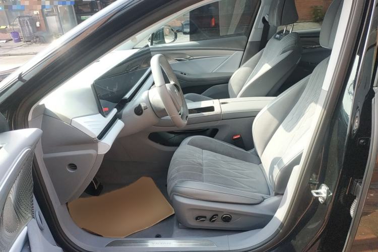Used VOYAH PASSION 2023 Four-Wheel Drive Long-Range Version Left Front Seat