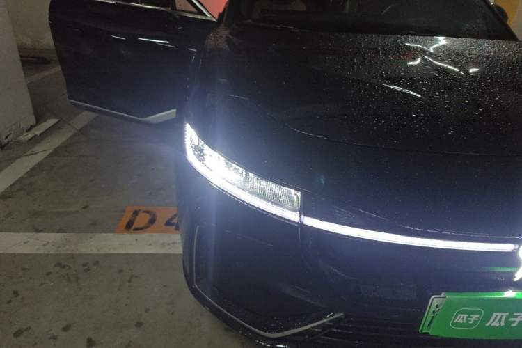 Used VOYAH PASSION 2023 Four-Wheel Drive Flagship Edition Right Front Headlight