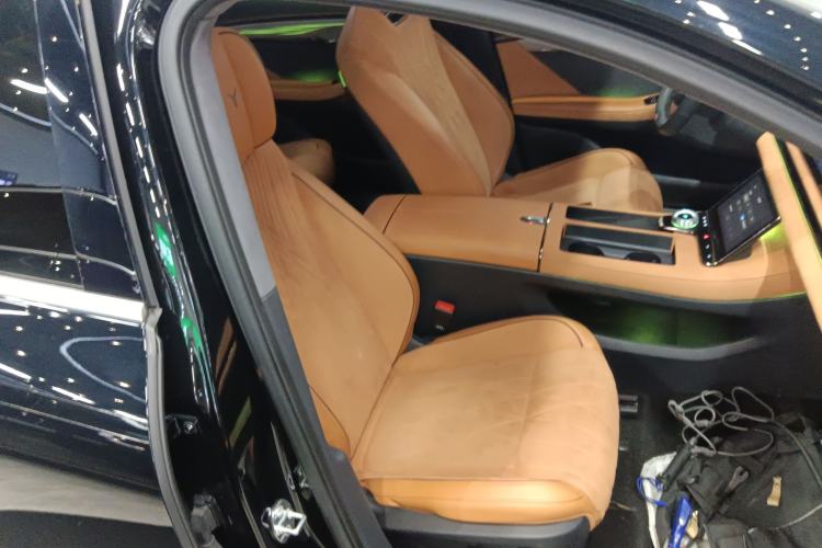 Used VOYAH PASSION 2023 Four-Wheel Drive Flagship Edition Right Front Seat