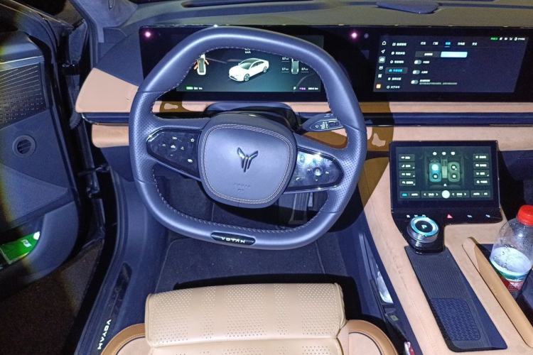 Used VOYAH PASSION 2023 Four-Wheel Drive Flagship Edition Steering Wheel