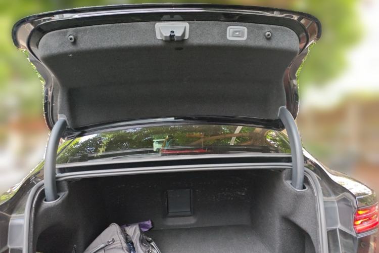Used VOYAH PASSION 2023 Four-Wheel Drive Flagship Edition Trunk