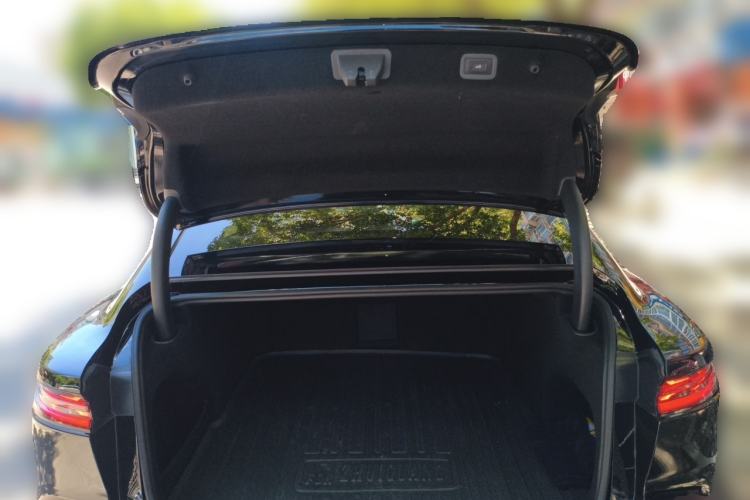 Used VOYAH PASSION 2023 Four-Wheel Drive Standard Edition Trunk