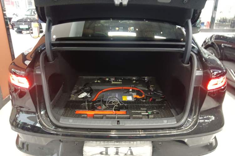 Used VOYAH PASSION 2023 Four-Wheel Drive Flagship Edition Trunk
