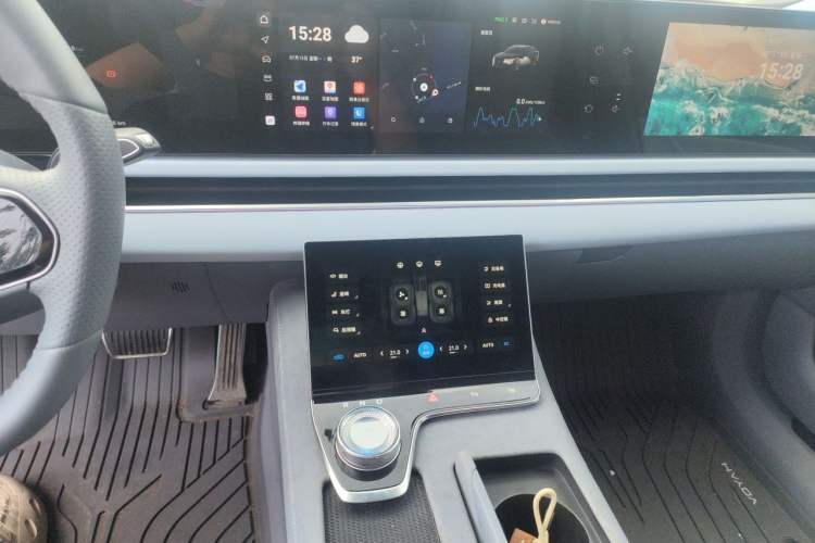 Used VOYAH PASSION 2023 Four-Wheel Drive Flagship Edition Audio And AC Panel