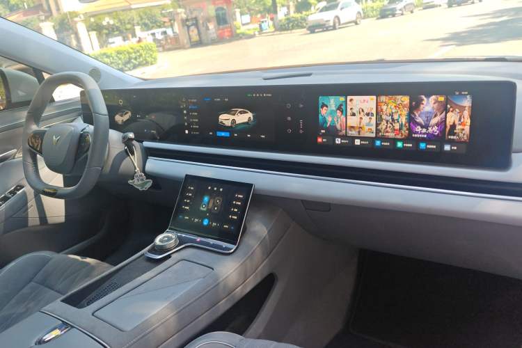 Used VOYAH PASSION 2023 Four-Wheel Drive Flagship Edition Audio And AC Panel