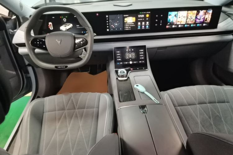 Used VOYAH PASSION 2023 Four-Wheel Drive Flagship Edition Center Console