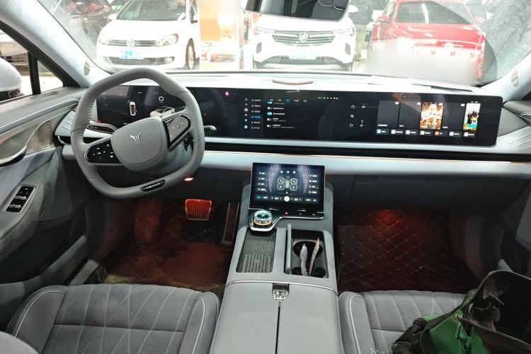 Used VOYAH PASSION 2023 Four-Wheel Drive Flagship Edition Center Console