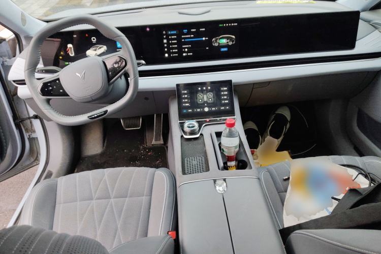 Used VOYAH PASSION 2023 Four-Wheel Drive Flagship Edition Center Console