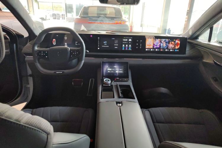 Used VOYAH PASSION 2023 Four-Wheel Drive Long-Range Version Center Console