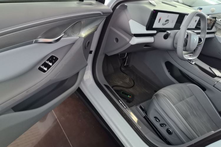 Used VOYAH PASSION 2023 Four-Wheel Drive Flagship Edition Driver Seat