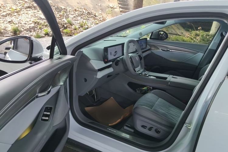 Used VOYAH PASSION 2023 Four-Wheel Drive Standard Edition Driver Seat