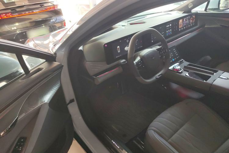Used VOYAH PASSION 2023 Four-Wheel Drive Long-Range Version Driver Seat